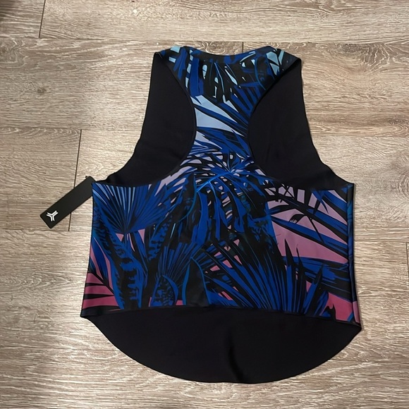 New nwt ultracor blue print active tank top size small California Naos print - Picture 6 of 8